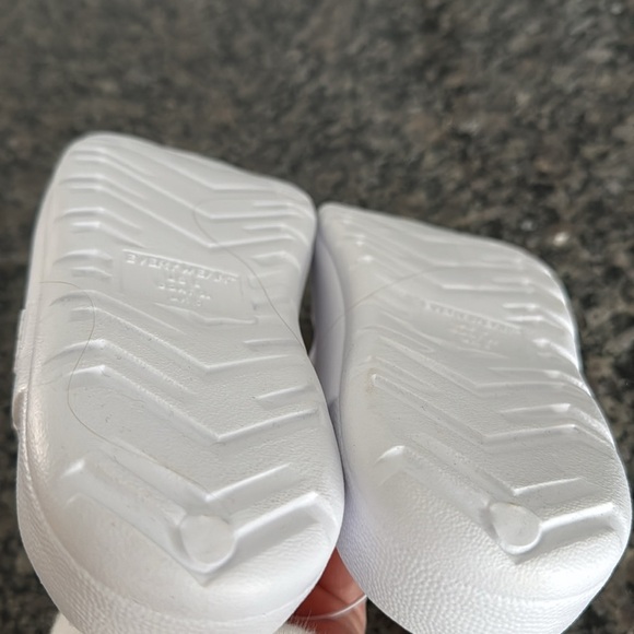 Totes women’s white everywear slides NWT 8 - Picture 7 of 8